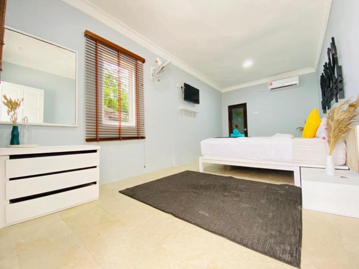 Fat Mermaid Guesthouse Pantai Cenang  Exterior photo