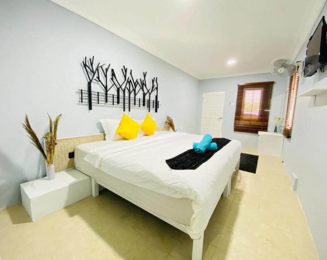 Fat Mermaid Guesthouse Pantai Cenang  Exterior photo