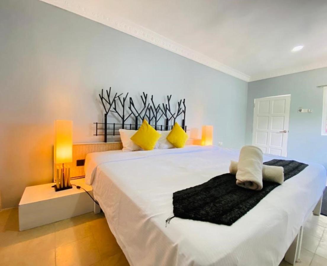 Fat Mermaid Guesthouse Pantai Cenang  Exterior photo