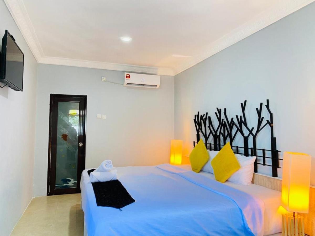 Fat Mermaid Guesthouse Pantai Cenang  Exterior photo