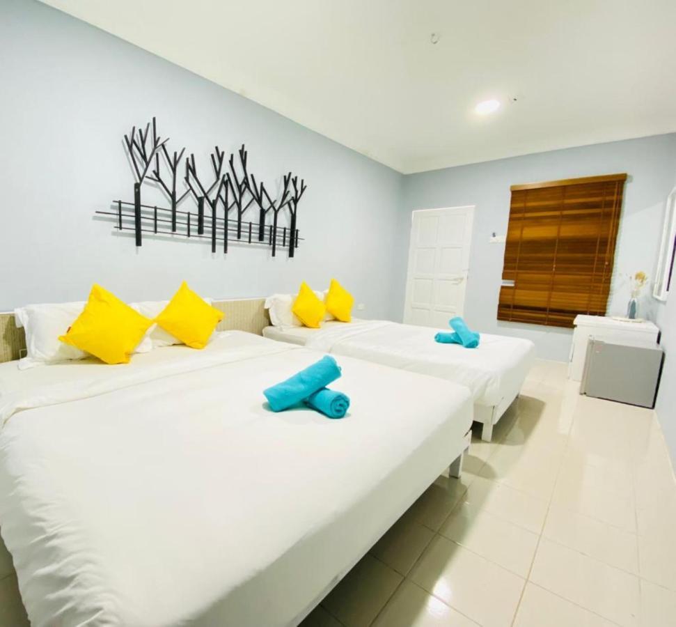 Fat Mermaid Guesthouse Pantai Cenang  Exterior photo