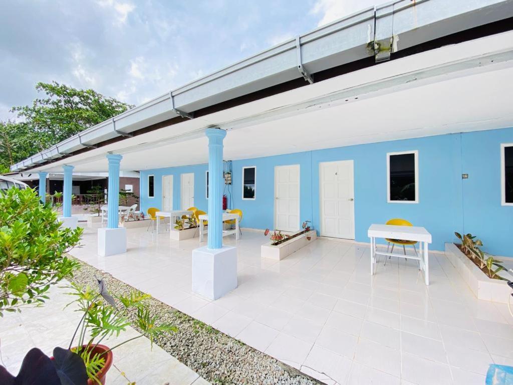 Fat Mermaid Guesthouse Pantai Cenang  Exterior photo